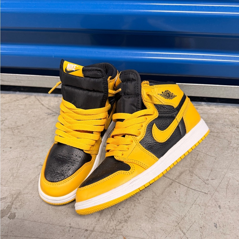 Jordan 1 retro high OG  Pollen Black and Yellow High-Top Sneakers